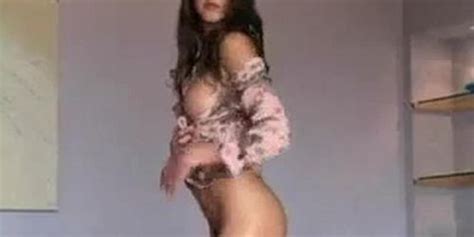 Erica Ellyson Fingering Her Pussy Tnaflix