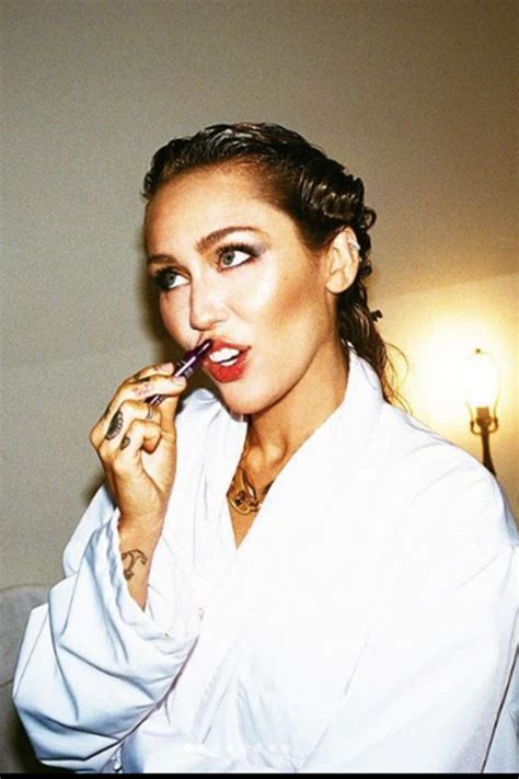 Sao phim Sex and the City U có làn da khỏe khoắn mịn màng