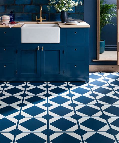 Vinyl flooring for kitchens: 14 floor ideas made from vinyl | Real Homes