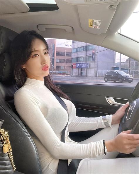 Boob Strap R 2busty2hide