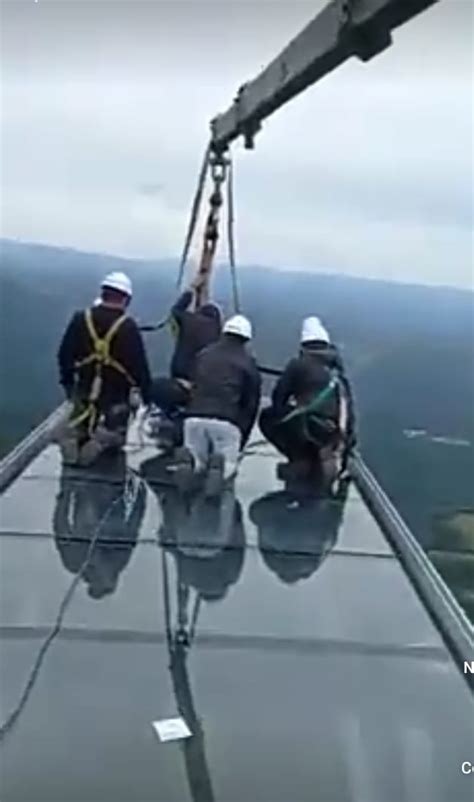 Passarela de vidro é construída entre Grão Pará e Urubici Estrutura