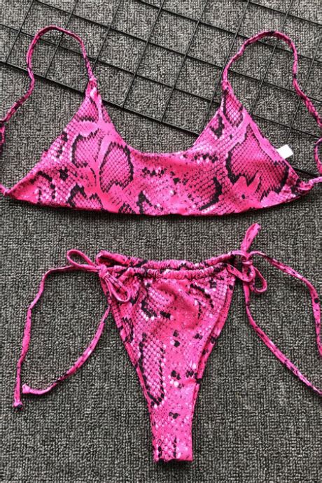 HOT PURE COLOR PLEATED WAVE TWO PIECE BIKINIS On Luulla