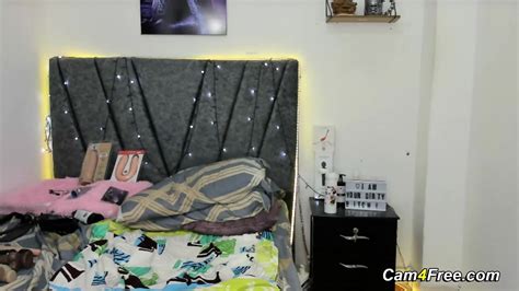 Chubby Tattooed Babe Masturbating Solo