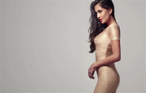 Wallpaper Girl Hot Sexy Eyes Smile Beautiful Figure Model For Mobile And Desktop Section