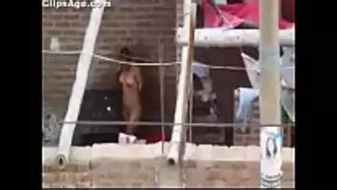 Indian Labor Girl Having An Open Bath Porn Indian Film