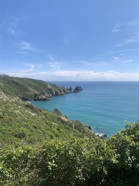 Channel Islands English... - Channel Islands English Academy