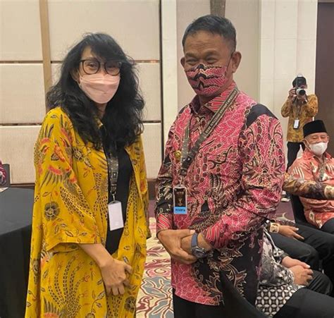 Gubernur Sulawesi Tengah H Rusdy Mastura Menerima Anugrah