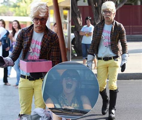 Fresh Pics 25 Celebrities In Ridiculous Disguises