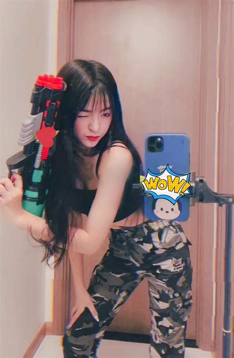 Bị quay lén nhan sắc hot girl trứng rán thăng hạng khó tin fan nghi