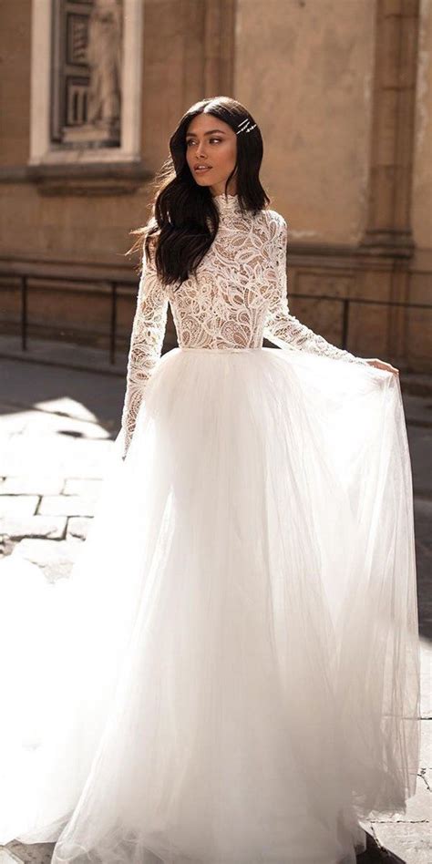 Fall Wedding Dresses 18 Bridal Ideas Faqs Choose Wedding Dress