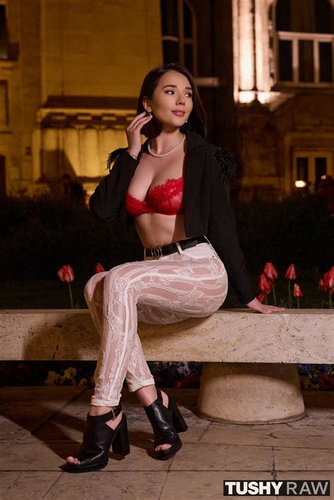 Sexy Brunette Eve Sweet Enjoys Hardcore Anal Sex With A Hung Stud