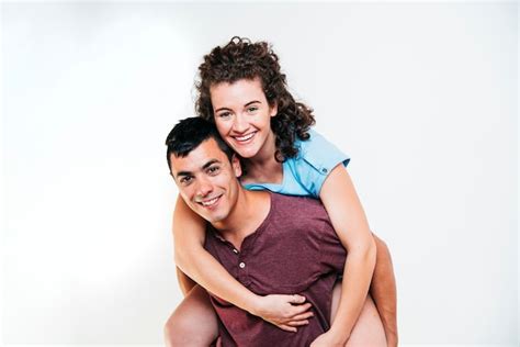 Im Genes De Pareja Latina Sonriente Descarga Gratuita En Freepik