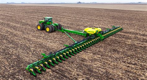 How The John Deere 1745 Planter Enables Maximum Productivity