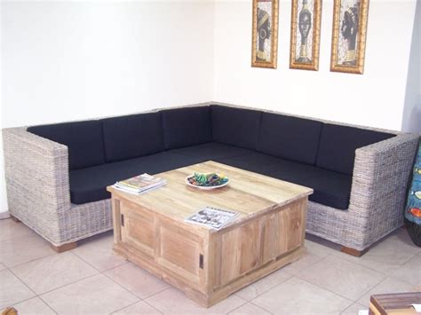 ъглов диван от ратан Кубу Грей и маса от стар Тик