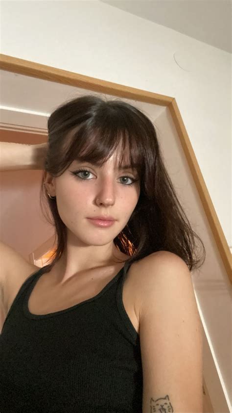 57 Trendy Ways To Wear Curtain Bangs Brunette Layered Cut With Bangs Artofit