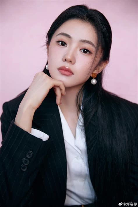 N Ng Th Cbiz L N Hot Search V I Nh Ch A Photoshop Netizen H I Ch C