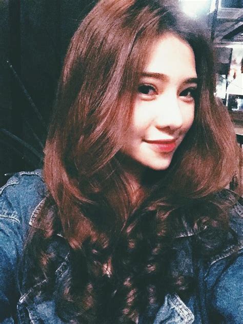 Những bà mẹ đơn thân xinh đẹp của giới hot girl Việt