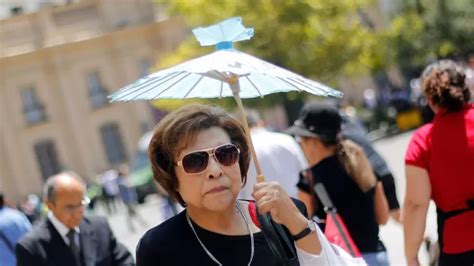 Ola de calor en la Región Metropolitana Meteoróloga Michelle Adam de