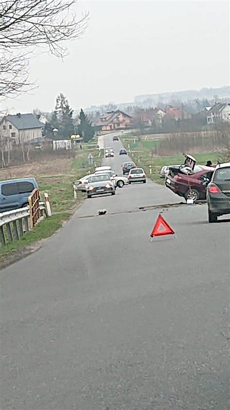 Tragiczny Wypadek Na Drodze Powiatowej Mi Dzy Grodziskiem G Rnym A