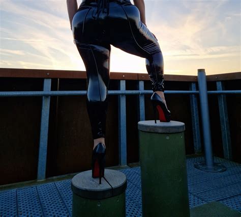 Missbigbutt Visits An Overlook Wearing Her Shiny Dress Nude Pics Xhamster