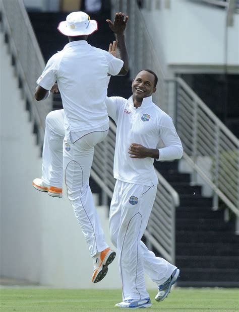 Marlon Samuels Struck With His First Delivery