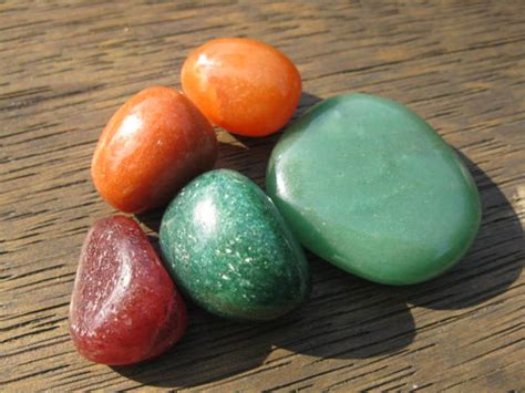 Кому подходит камень авантюрин: лечебные и магические свойства минерала ...