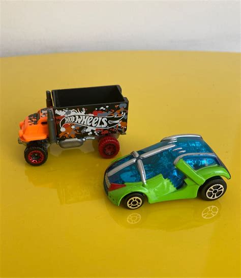 Kit Carrinhos Maisto e Hot Wheels 2 Brinquedo para Bebês Hot Wheels Usado 70095160 enjoei