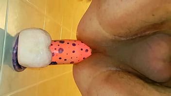 Consolador Grande En La Pared XVIDEOS