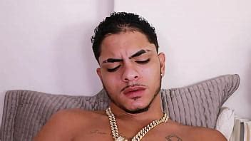 Fodendo o novinho rabudo botando até o talo XVIDEOS