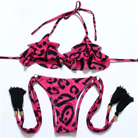 Modèles nus micro bikini Photos privées photos porno maison