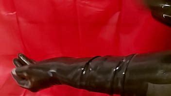 Mis nuevos guantes de látex XVIDEOS