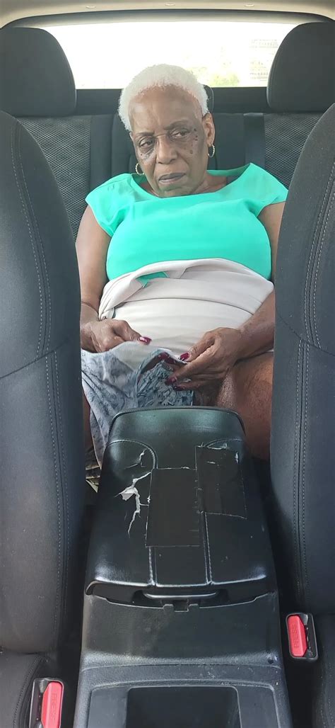 Showing My Big Old Pussy 20 Nude Pics XHamster