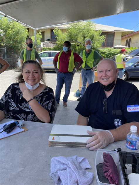 Hawaii Locals 1998 and 1979 Make Mark on Community in Honor of Late