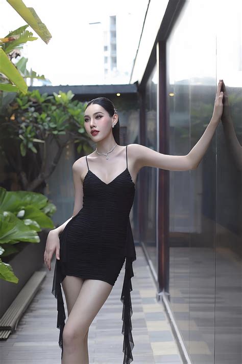 hot girl chuyển giới nổi tiếng với vẻ ngoài xinh đẹp gợi cảm Báo Dân trí