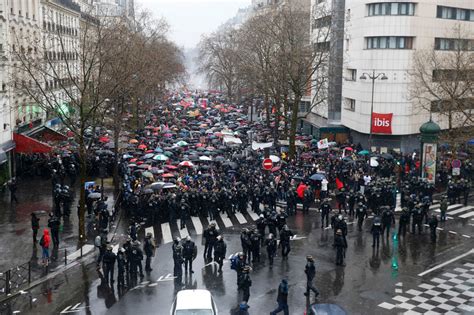 Le Proteste In Francia Contro La Riforma Del Lavoro Il Post