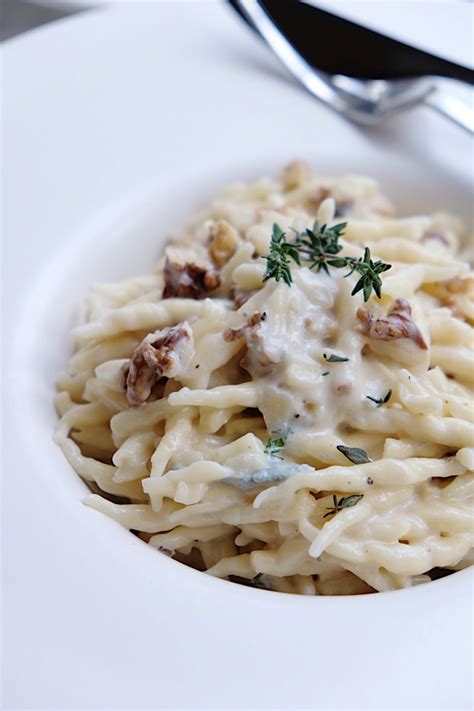 Паста с сыром горгонзола и грецким орехом • Dolce Vita Blog