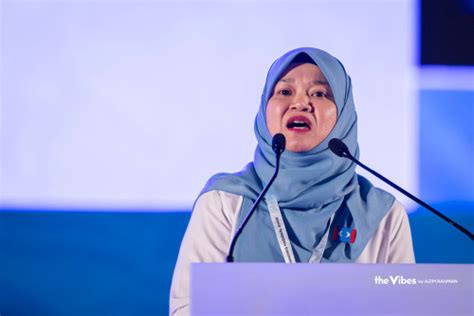 I Posed Nude After Private Photographs Leaked Mspuiyi Malaysia The