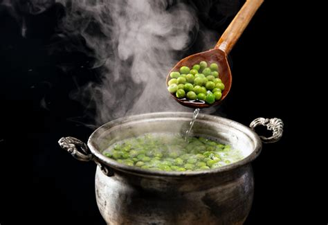 Steaming Vs Boiling Vegetables: 101 | Cooked Best