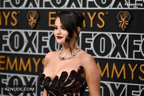 Selena Gomez Sexy Shows Off Her Hot Cleavage In A Mesmerizing Dress At The Th Primetime Emmy