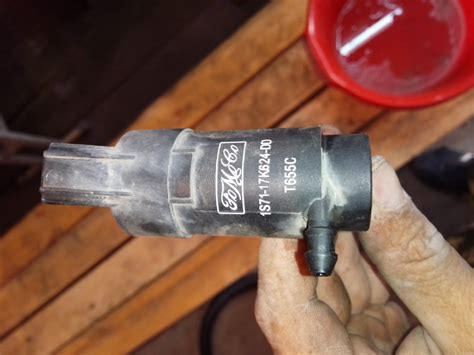 Бачек омывателя ФФ2 — Ford Focus Sedan II, 1,6 л, 2006 года | своими ...