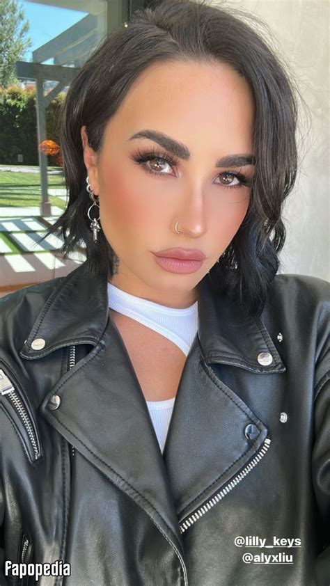 Demi Lovato Nude Leaks - Photo #1665795 - Fapopedia