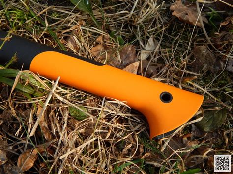 Обзор топора Fiskars X10 - SECRET SQUIRREL