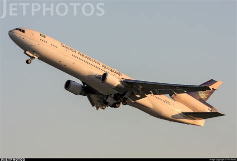 HZ-HM7 | McDonnell Douglas MD-11 | Saudi Arabia - Royal Flight | Phil ...