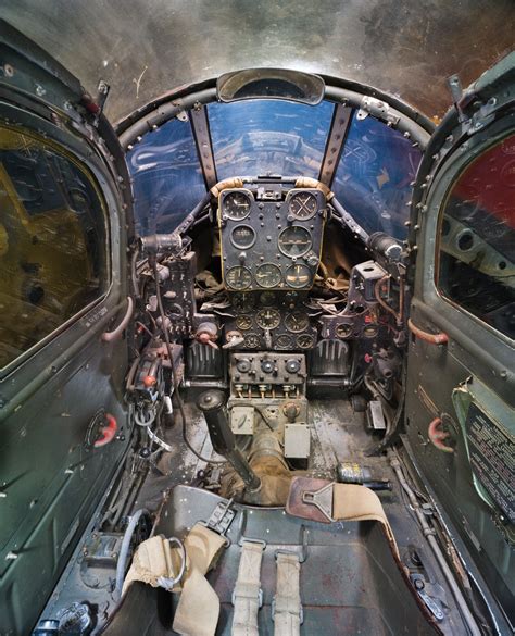 The cockpit of the Bell P-39Q-15-BE Airacobra "Galloping Gertie" : cockpits