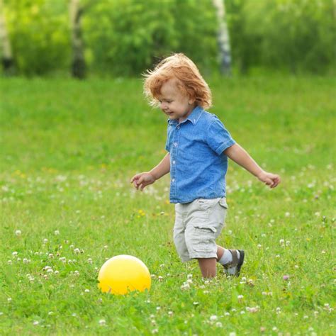 kicks baby: 6 Games to Play With a Ball | Parenting