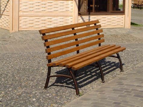 Скамейки уличные для дачи из металла и дерева - 80 фото