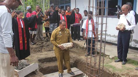 Peletakan Batu Pertama Pembangunan Gedung Gereja Baru Jemaat Gki