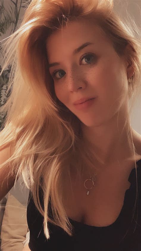 A Bunch Of VSCO Sluts Posing Nude Blonde Vsco F F E C A Porn Pic