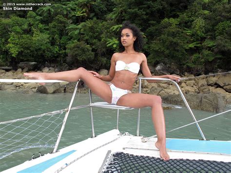 Skin Diamond Nude In Free In The Crack Picture Gallery At Elite Babes