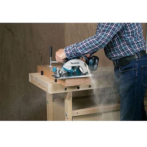 Купить Аккумуляторная дисковая пила Makita DHS 680 Z (без АКБ ...